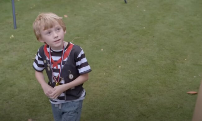 Obojętny babciom, źródło: YouTube/Topsy & Tim - WildBrain