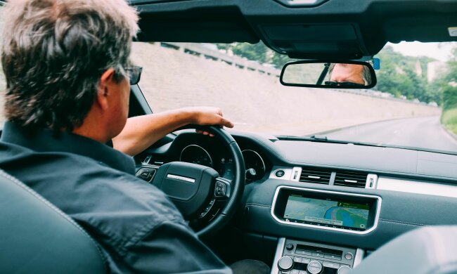 Nowe zasady dla seniorów za kierownicą. Po tym wieku mogą czekać dodatkowe kontrole