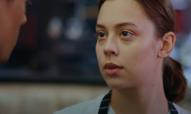 Niesforna synowa, źródło: YouTube/LOVEBUSTER