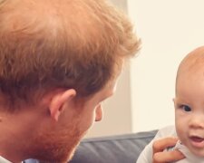 Książę Harry i Archie/ YouTube @TV News 24 H