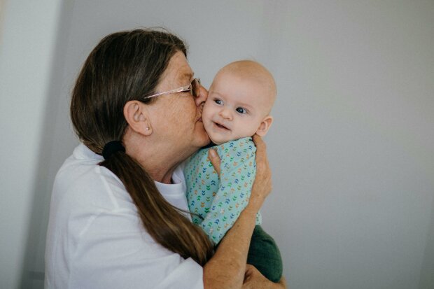 "Moja synowa nie pozwala mi widywać wnuków": Powiedziała, że moje wychowanie było zbyt surowe i nie chce takiej babci dla swoich dzieci