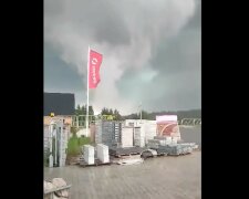 trąba powietrzna, screen Facebook @LowcyBurzPoludnie