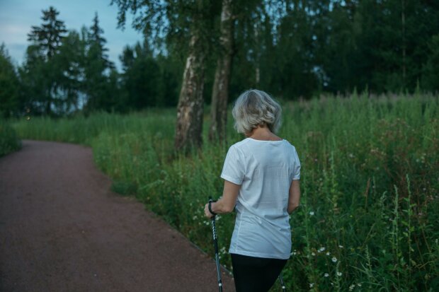 "Moja mama jest okropna": Ciągle czegoś ode mnie wymaga. Tak, jest stara, ale ja mam swoje życie