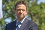 Rafał Trzaskowski skomentował decyzję rządu, screen Google