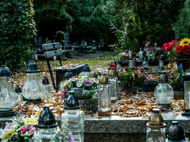Coraz więcej osób wybiera taki pogrzeb. Cena może zaskoczyć
