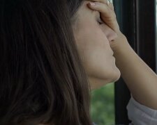 Załamana synowa, źródło: YouTube/Inner Toxic Relief