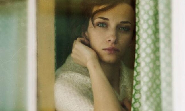 krajobraz za oknem, screen YT