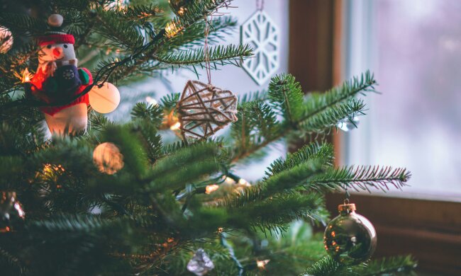 Bombki z PRL wracają do łask. Te z domowych choinek dziś kosztują fortunę