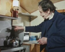 Spełniła marzenie o godnych warunkach, źródło: YouTube/BBC Archive