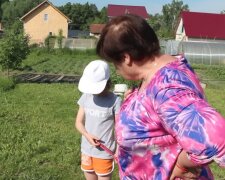 "Rodzina męża mieszka w prywatnym domu. Teściowa jest odpowiedzialna nie tylko za wnuki, kuchnię i sprzątanie domu, ale także ogród i podwórko"
