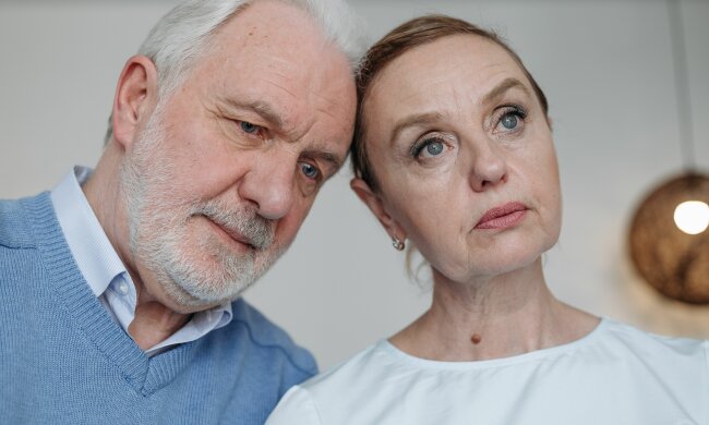 W rocznicę ślubu mąż wręczył mi wyciąg z konta i zażądał wyjaśnień. Nie spodziewał się, że mam drugi egzemplarz