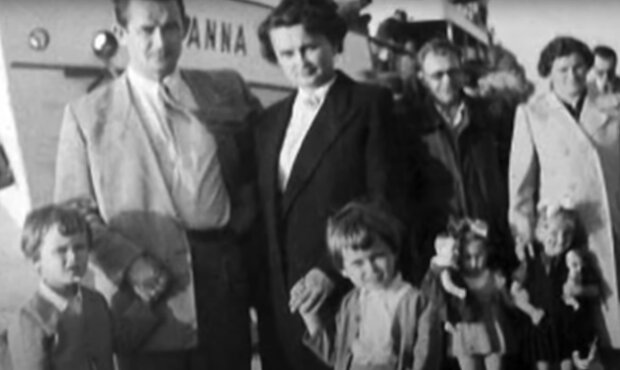 Jadwiga i Rajmund Kaczyńscy z synami / YouTube:  Whistleblower News