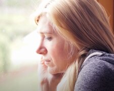 Załamana córka, źródło: YouTube/ Inner Toxic Relief