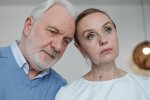 W rocznicę ślubu mąż wręczył mi wyciąg z konta i zażądał wyjaśnień. Nie spodziewał się, że mam drugi egzemplarz
