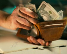 ZUS wypłaca dodatkowe 500 zł. Wystarczy spełnić jeden kluczowy warunek