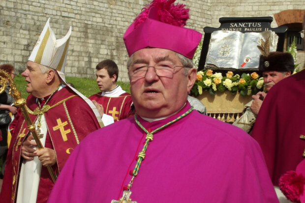 Arcybiskup został sołtysem? To fakt. Wiadomo, ile na tym zarobi