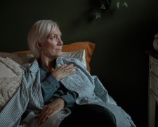 Pomogłam synowi kupić działkę nad jeziorem, ale wakacje spędzałam w nagrzanym bloku. Przypadkowe nagranie wyjaśniło, dlaczego nigdy mnie nie zapraszał