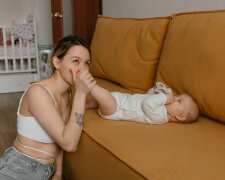 Teściowa powtarzała, że nie jestem prawdziwą matką, bo nie urodziłam naturalnie. Dopiero gdy zabrała moje dziecko, mąż zrozumiał, do czego była zdolna