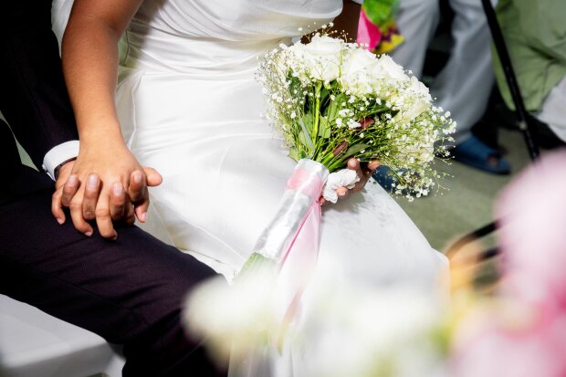 Z życia wzięte. Wnuk zaprosił mnie na swój ślub, ale posadził z dala od rodziny. Przed ceremonią panna młoda powiedziała mi dlaczego