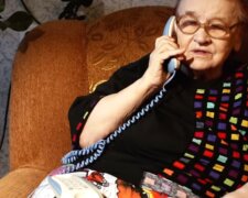 Starsza kobieta/YouTube @Projekt X