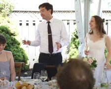 Córka i zięć, źródło: YouTube/ Meghan Livingstone