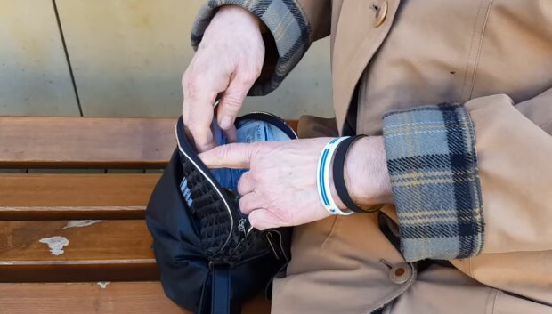 Seniorzy pieniądze/ YouTube @Eska Info