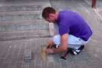 Mężczyzna nie wahał się ani chwilI! / YouTube:  Kanjarboy19