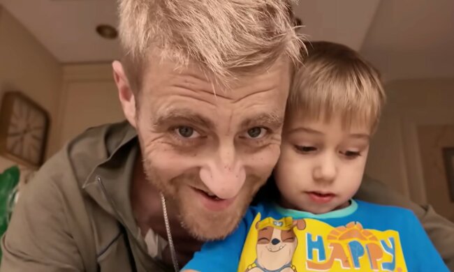 Tomasz Jakubiak i syn, screen Youtube @UwagaTVN