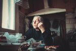 Babcia podarowała nam mieszkanie i kazała całować się po rękach. Gdy zmieniliśmy zamki, przyszedł list od jej prawnika