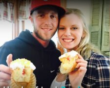 Niesamowite zdjęcie USG. Rodzice wzruszeni zachowaniem maluszków