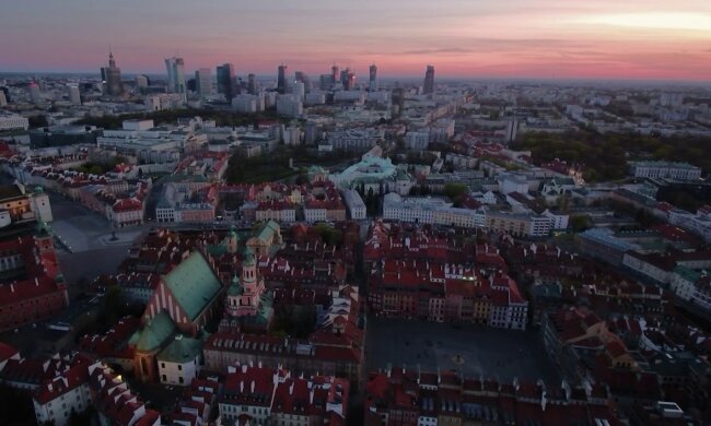 Zachód słońca nad Warszawą/Youtube @HMF 24pl