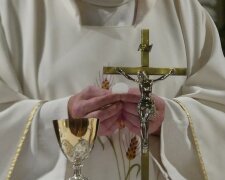 Ksiądz/screen Youtube