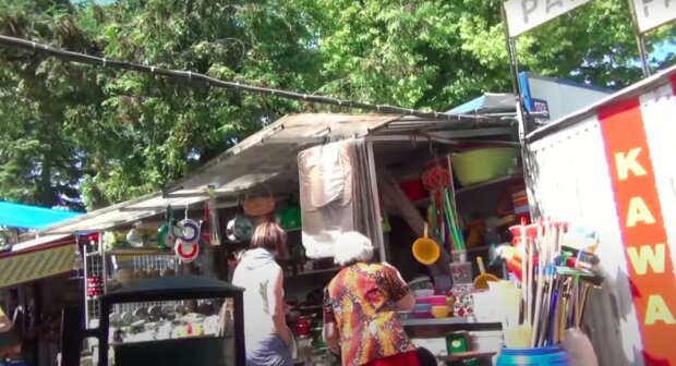 Kłótnia na bazarze! / YouTube:  Robert Stępowski