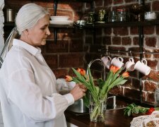 starsza Pani @pexels