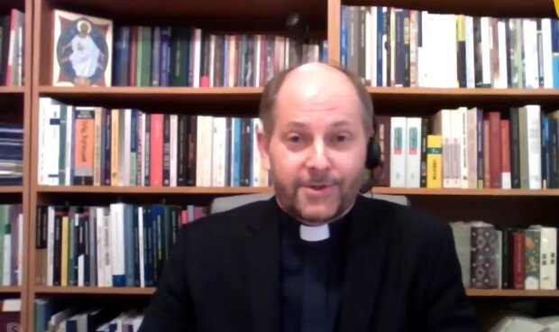 Ks. Leszek Gęsiak/ YouTube @RMF FM