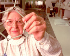 Stephanie Kwolek/ lemelson.mit.edu