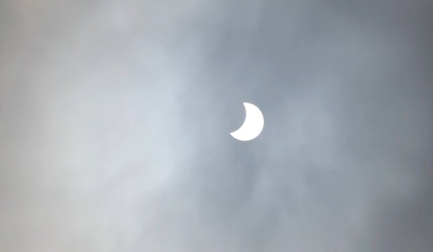 Częściowe zaćmienie Słońca/YouTube @AstroLife