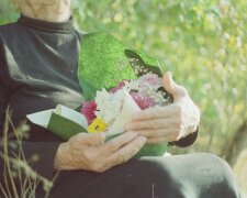 Z życia wzięte. Wysłałam mamę do sanatorium, a odebrałam zupełnie inną kobietę. Potańcówki, kino i nowa miłość wywołały rodzinną awanturę