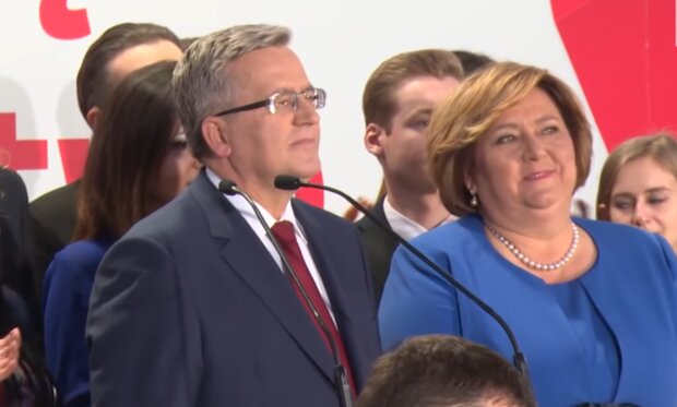 Bronisław i Anna Komorowscy w czasie wieczoru wyborczego/YouTube @Fakt