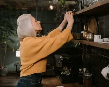 starsza Pani @pexels