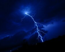 Najpierw spektakularny widok na niebie. Potem nad miastem lunęło