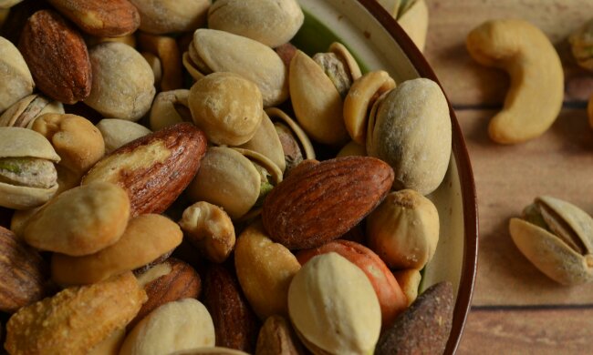 Jemy ją bez zastanowienia, a surowa może być groźna. Eksperci ostrzegają