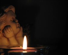 Płonąca świeca/YouTube @Anioł Samotny