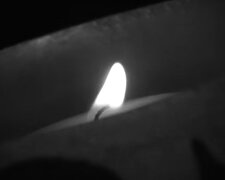 Płomień świecy/ YouTube @ chopsuey emce