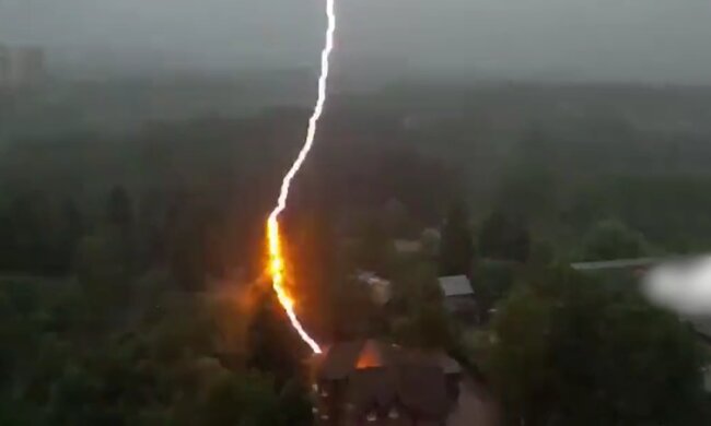 Burza/ screen z wideo.wp.pl