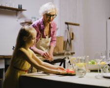 Z życia wzięte. Teściowa upokorzyła moją córkę przy całej rodzinie. Wszystko przez niewinny rysunek