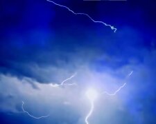 burza, screen Youtube @channelartbackground