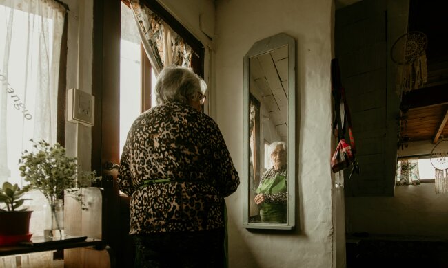 Z życia wzięte. Mąż od sześciu miesięcy mieszka ze swoją "chorą" matką. Twierdzi, że to ja nie chcę go zrozumieć