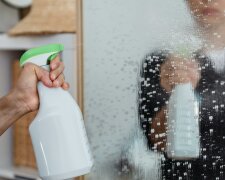 Zapomnij o smugach na oknach. Wystarczy jeden prosty dodatek