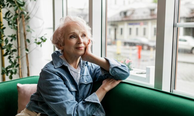 Córka odezwała się po czterech latach i zaprosiła mnie na kawę. Zanim podała ciasto, zapytała o testament